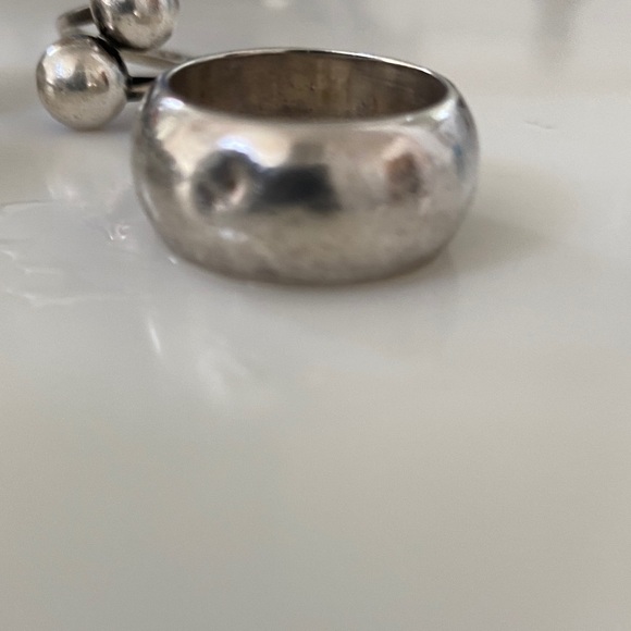 4 different sizes Silver Rings - Picture 5 of 9